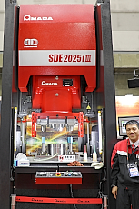 「SDE2025iⅢ」は軽量化技術の進展に大いに寄与するマシン