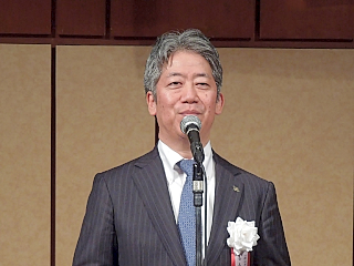 三団体を代表してあいさつをする日本ロボット工業会 橋本会長