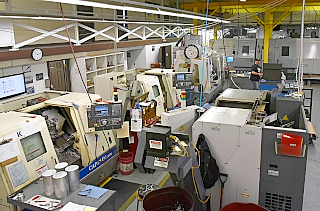 Stellarの製造現場で使用される工作機械。継続的向上と新技術採用の一端
